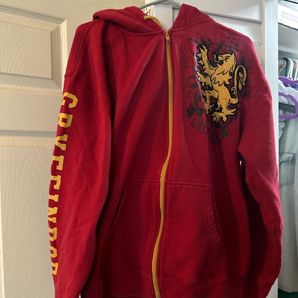 Harry potter Grifindor sweater from universal